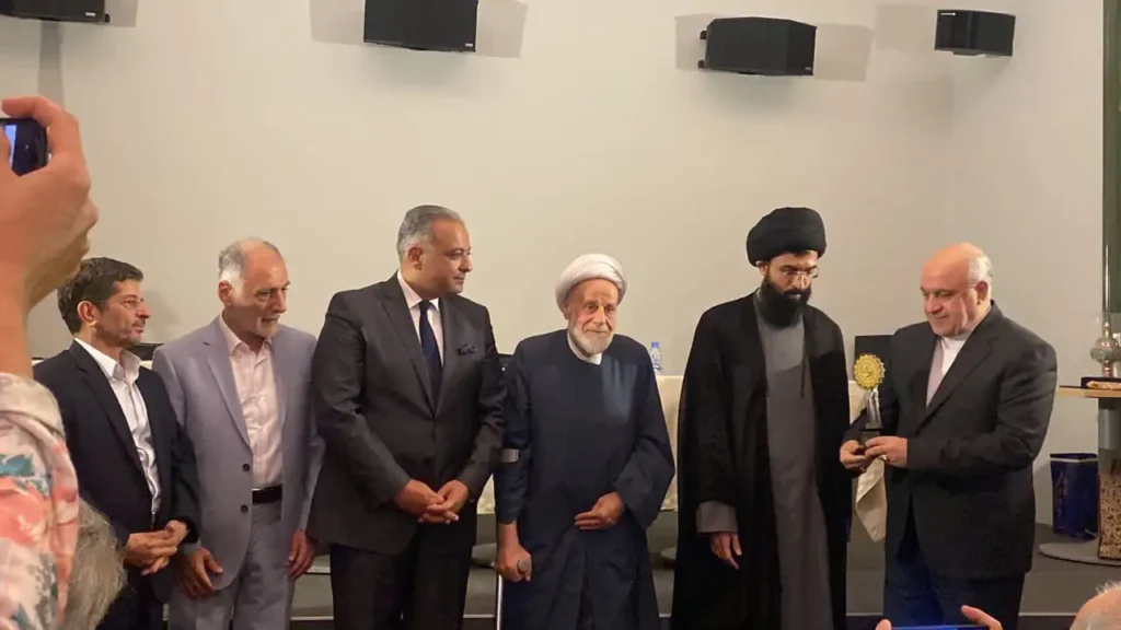 تسلم الشيخ جعفر المهاجر لجائزة الفارابي