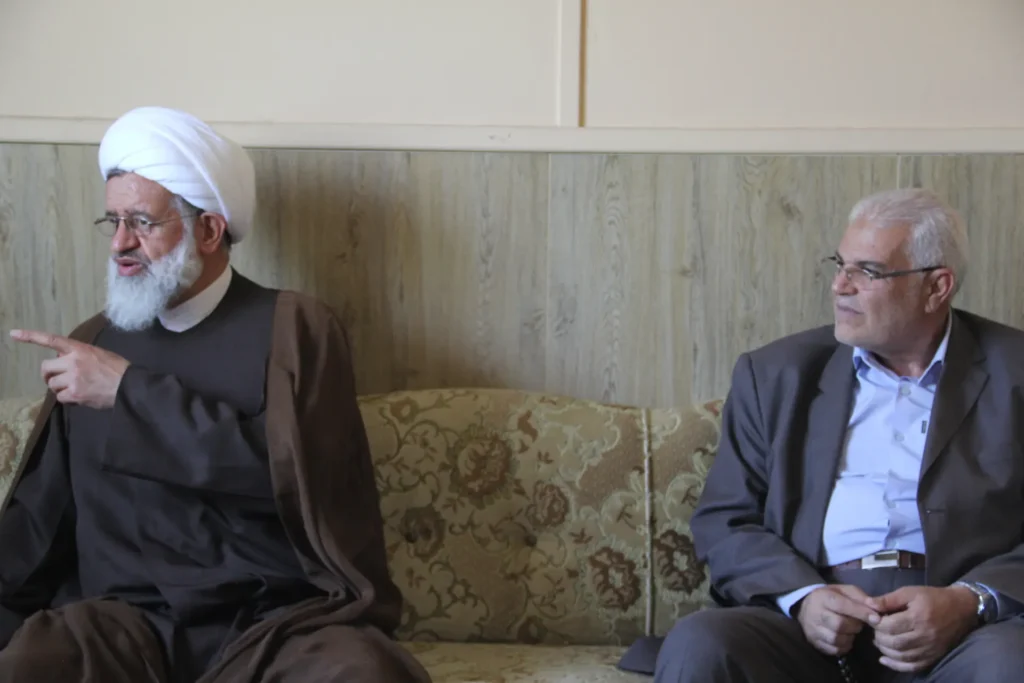 زيارة ایة الله شیخ احمد کلباسی اشتری الى المركز