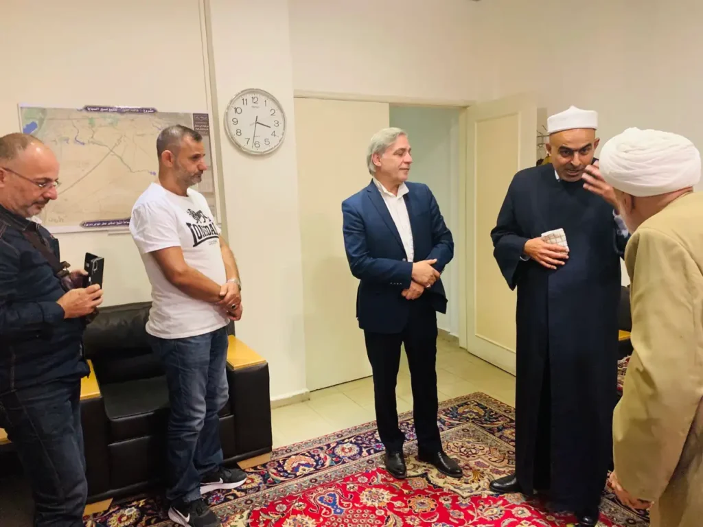 زيارة وفد برئاسة الشيخ تمام أحمد