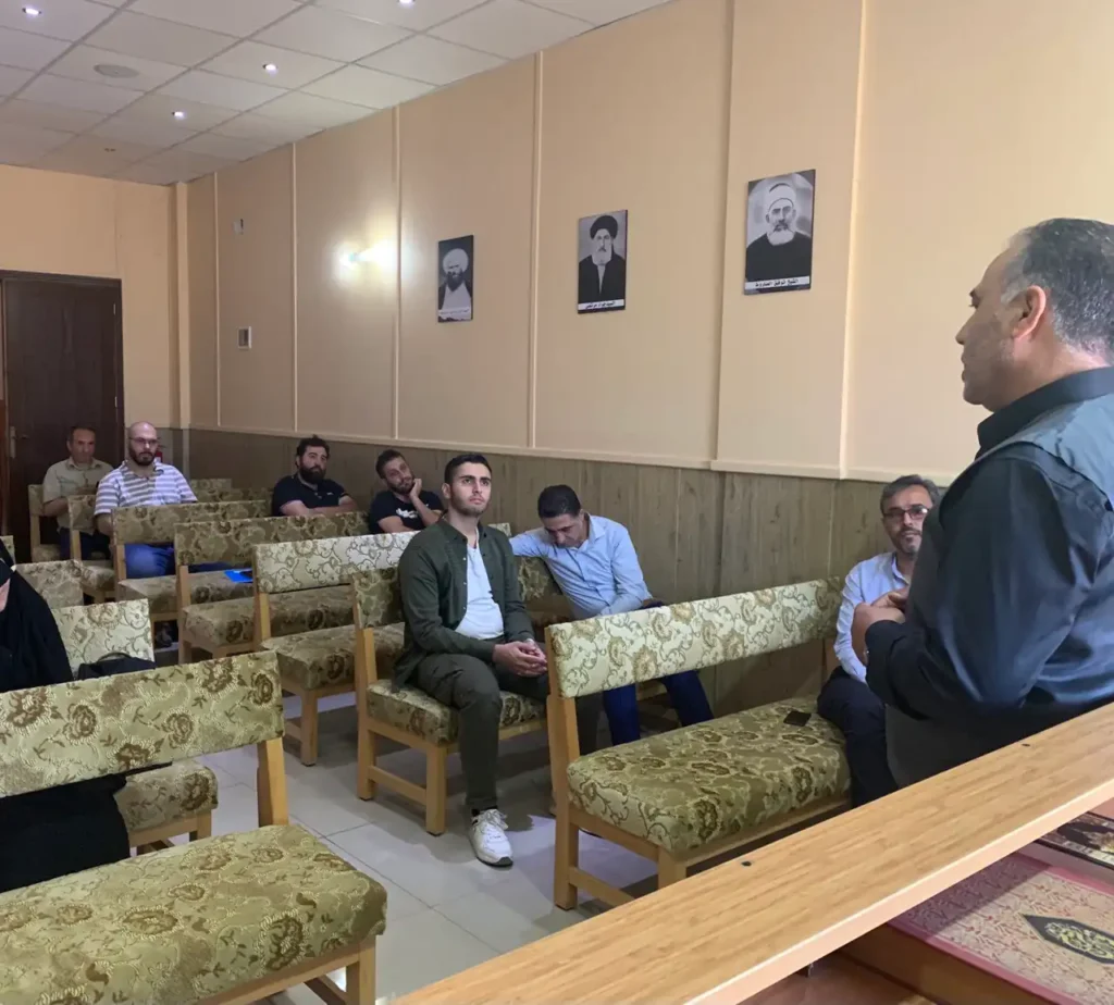 من أجواء درس اللغة الفارسية الأول