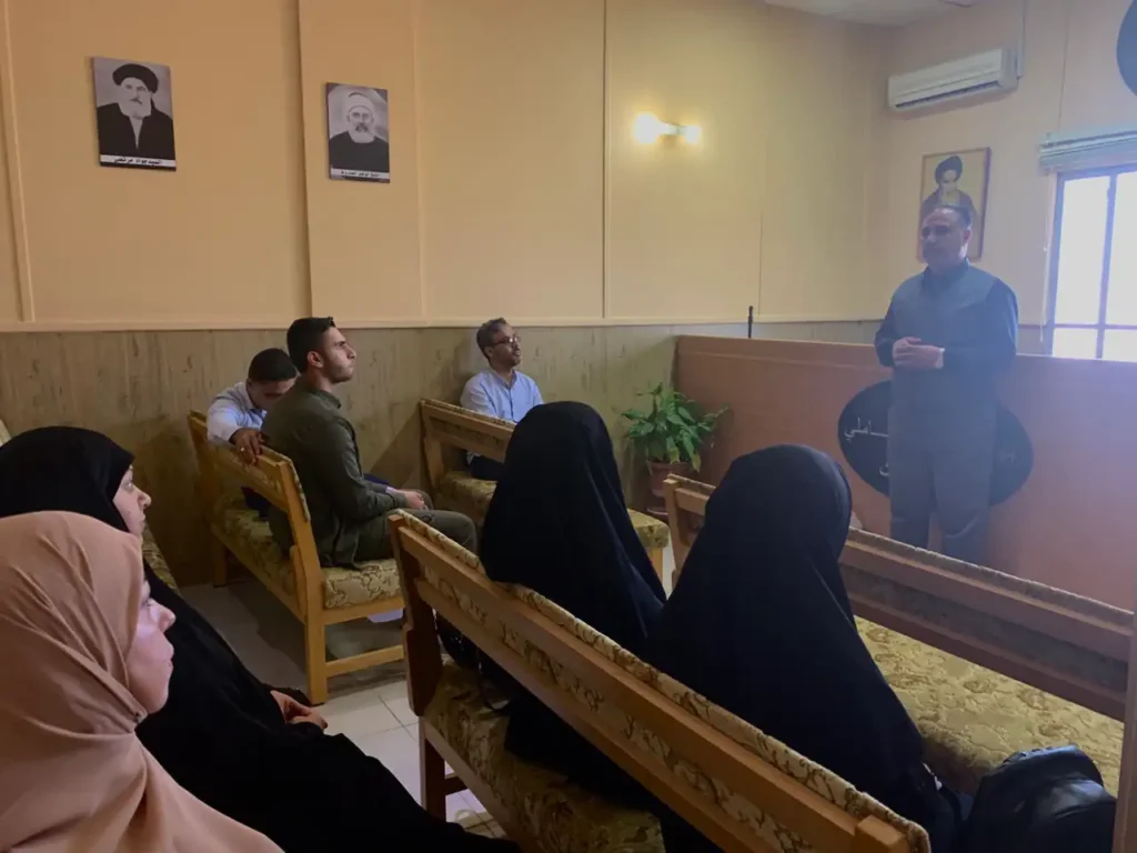 من أجواء درس اللغة الفارسية الأول